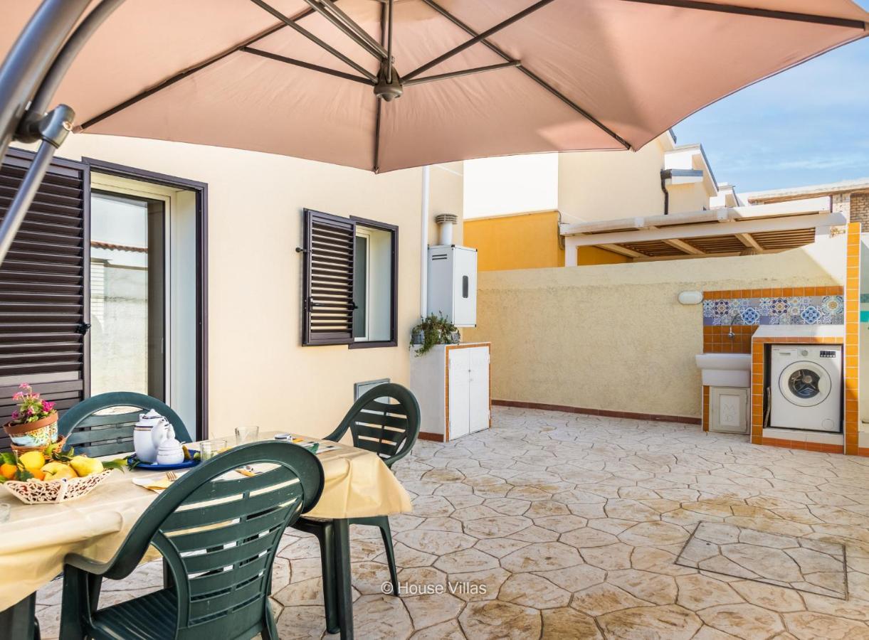 Villa Queen Dany Lido di Noto Екстер'єр фото