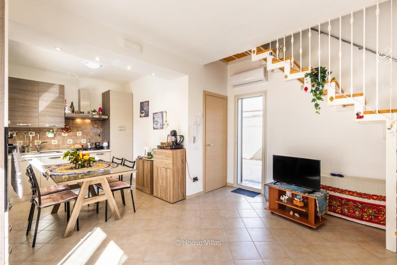 Villa Queen Dany Lido di Noto Екстер'єр фото