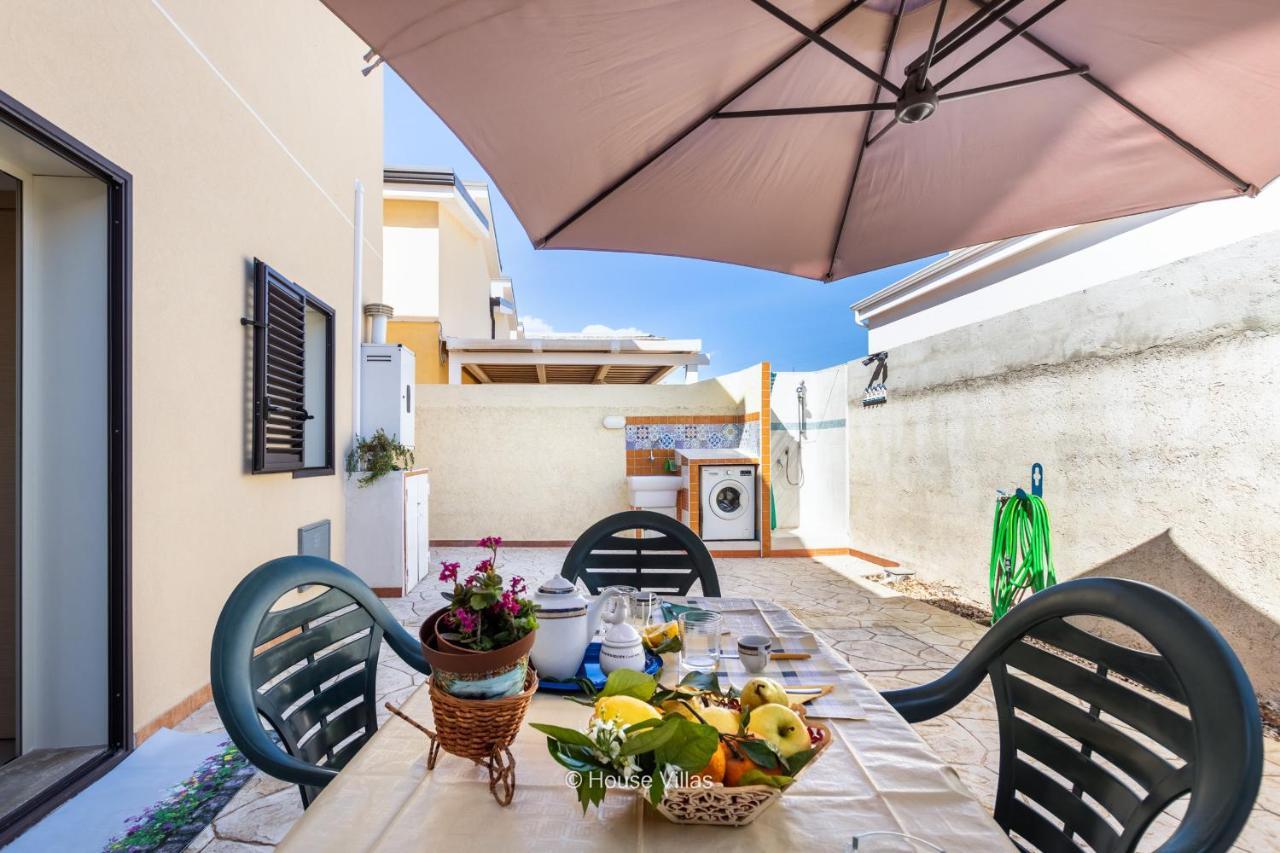 Villa Queen Dany Lido di Noto Екстер'єр фото