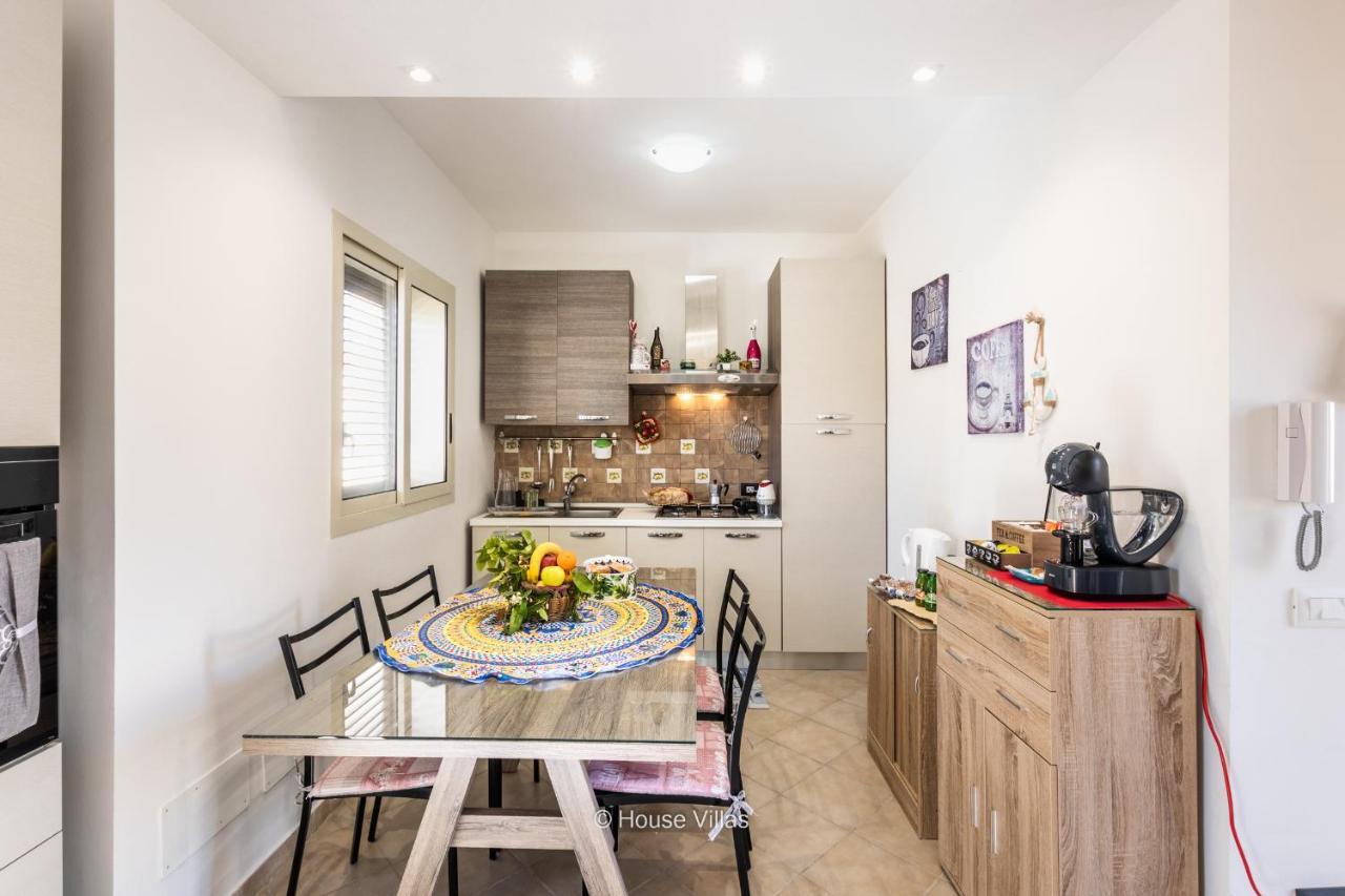 Villa Queen Dany Lido di Noto Екстер'єр фото