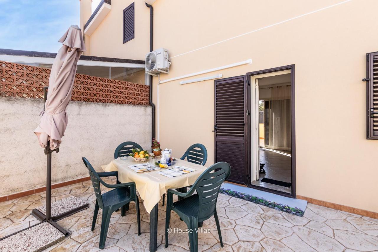 Villa Queen Dany Lido di Noto Екстер'єр фото