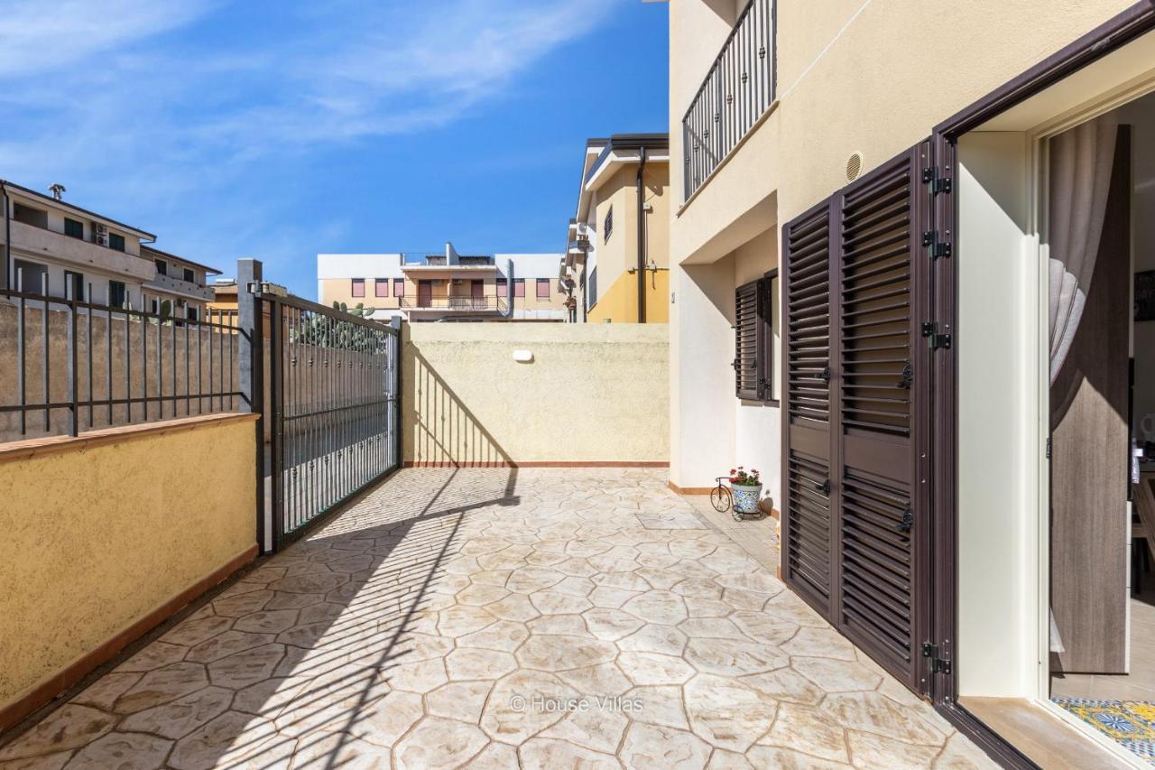 Villa Queen Dany Lido di Noto Екстер'єр фото