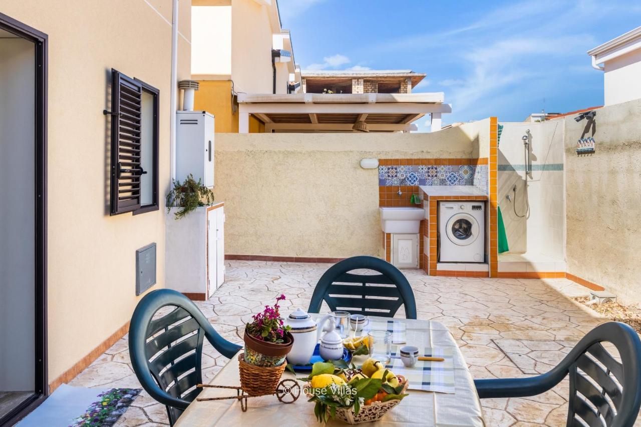 Villa Queen Dany Lido di Noto Екстер'єр фото