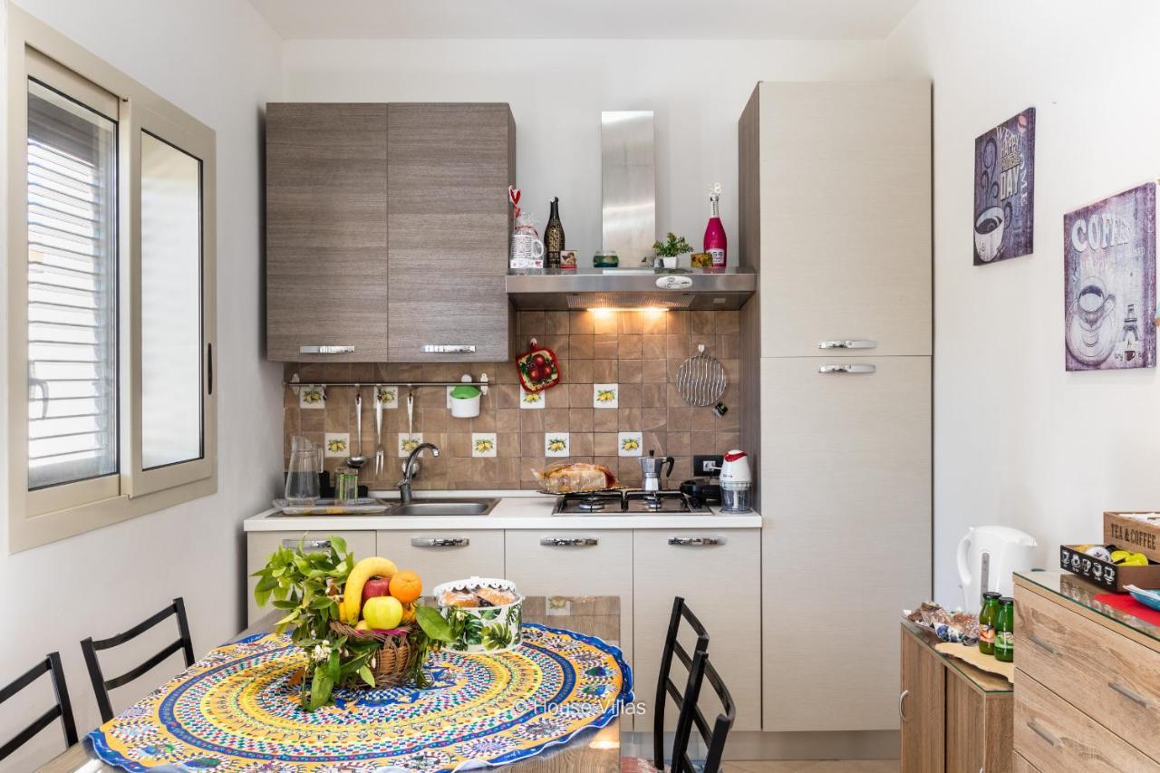 Villa Queen Dany Lido di Noto Екстер'єр фото